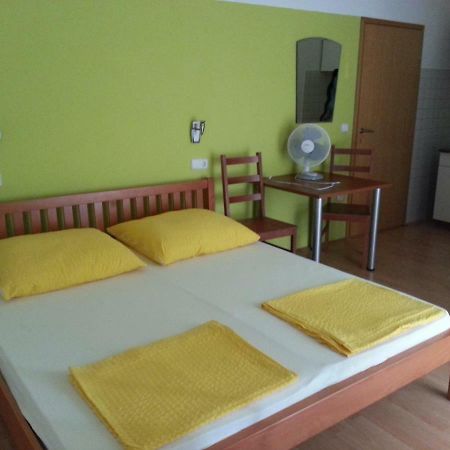 ביוגראד נה מורו Villa Dora מראה חיצוני תמונה